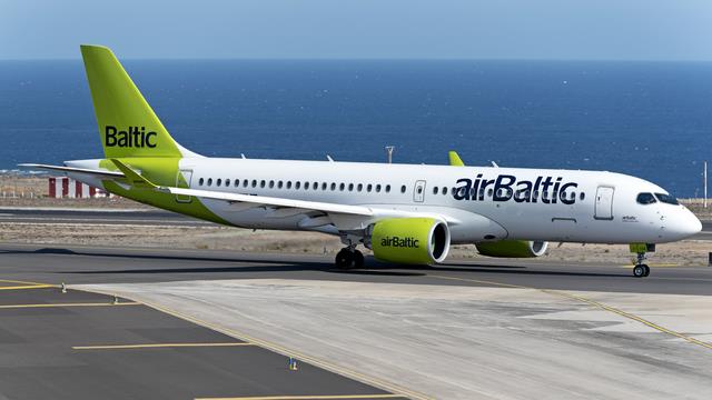 YL-CSA::airBaltic